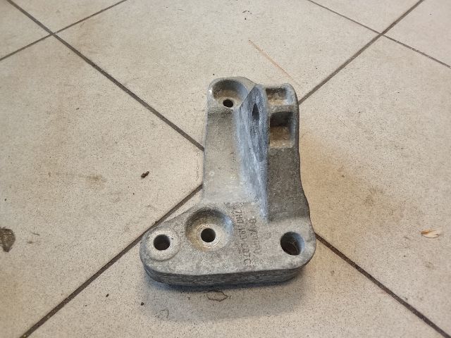 bontott VW TRANSPORTER Motor Tartó Bak (Pozíciófüggetlen)