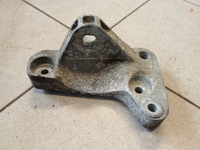 bontott VW TRANSPORTER Motor Tartó Bak (Pozíciófüggetlen)