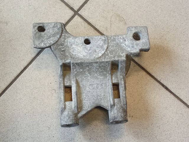 bontott VW TRANSPORTER Motor Tartó Bak (Pozíciófüggetlen)