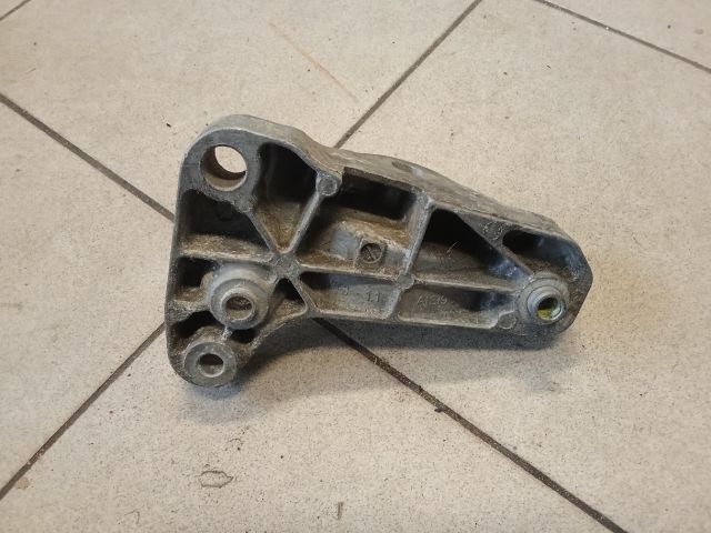 bontott VW TRANSPORTER Motor Tartó Bak (Pozíciófüggetlen)