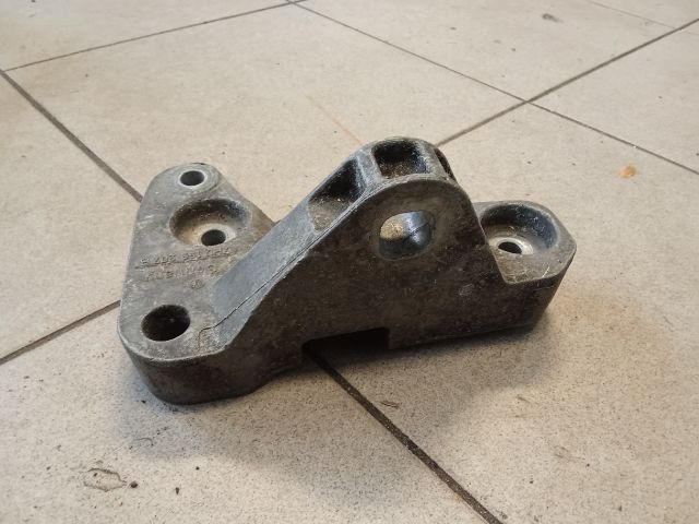 bontott VW TRANSPORTER Motor Tartó Bak (Pozíciófüggetlen)