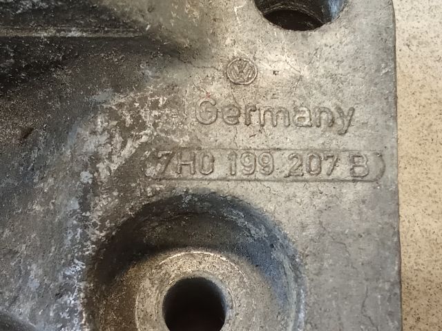 bontott VW TRANSPORTER Motor Tartó Bak (Pozíciófüggetlen)