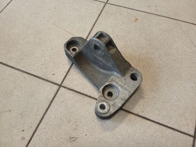 bontott VW TRANSPORTER Motor Tartó Bak (Pozíciófüggetlen)