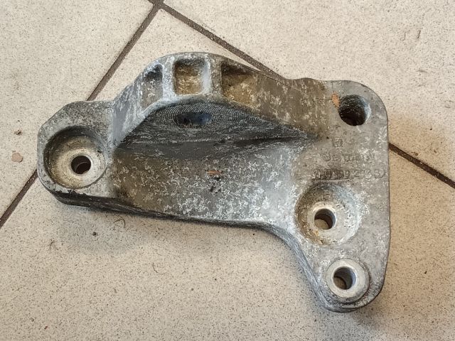 bontott VW TRANSPORTER Motor Tartó Bak (Pozíciófüggetlen)