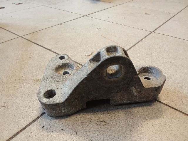 bontott VW TRANSPORTER Motor Tartó Bak (Pozíciófüggetlen)