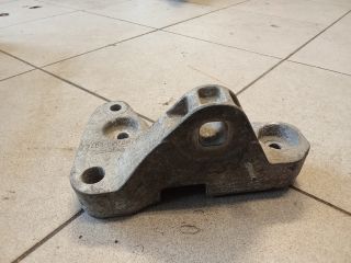 bontott VW TRANSPORTER Motor Tartó Bak (Pozíciófüggetlen)