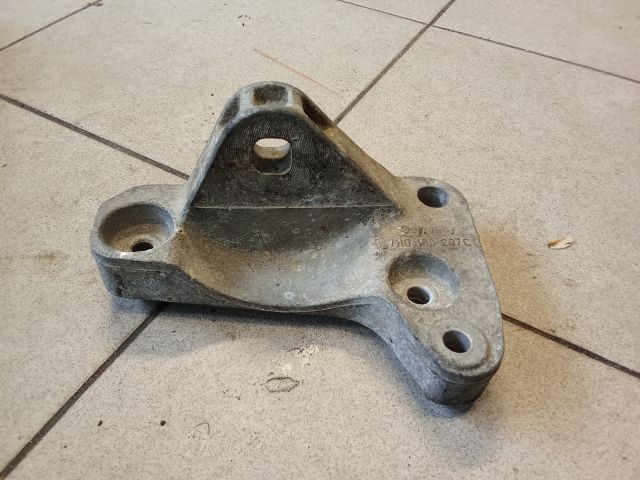 bontott VW TRANSPORTER Motor Tartó Bak (Pozíciófüggetlen)