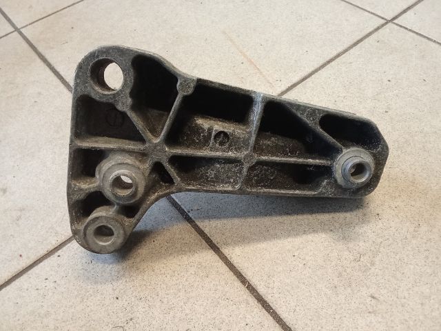 bontott VW TRANSPORTER Motor Tartó Bak (Pozíciófüggetlen)