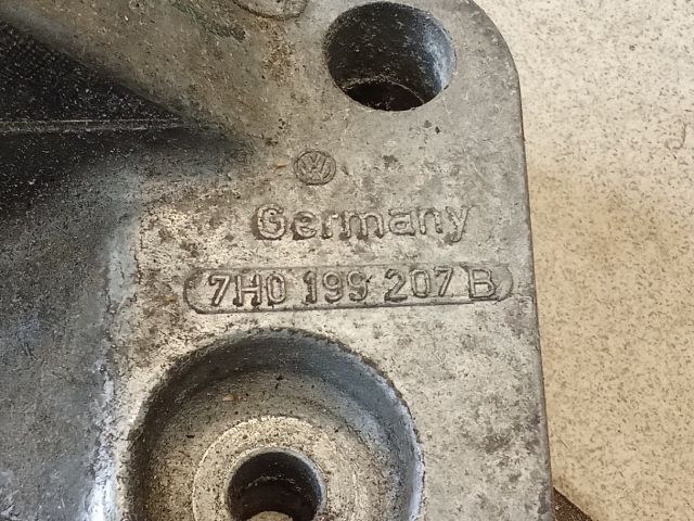 bontott VW TRANSPORTER Motor Tartó Bak (Pozíciófüggetlen)