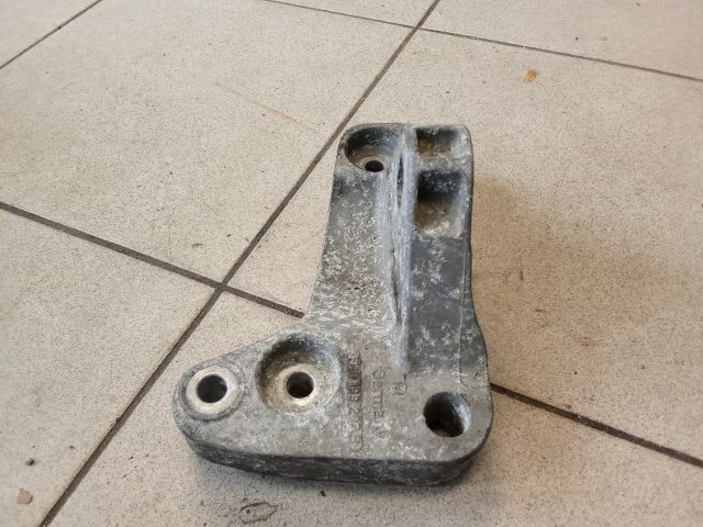 bontott VW TRANSPORTER Motor Tartó Bak (Pozíciófüggetlen)