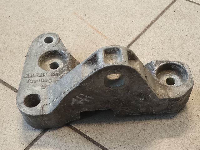 bontott VW TRANSPORTER Motor Tartó Bak (Pozíciófüggetlen)