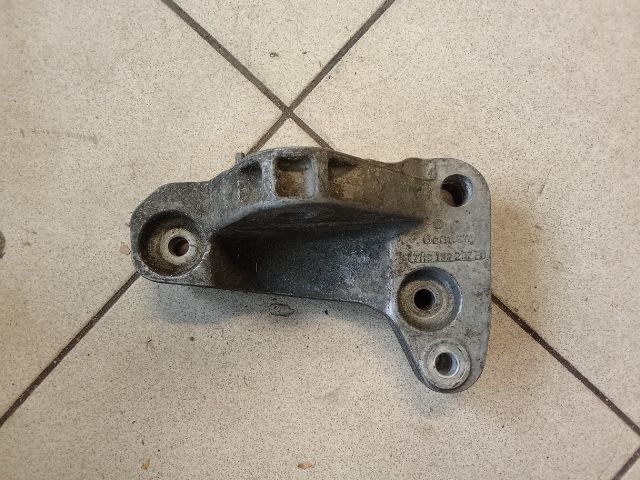 bontott VW TRANSPORTER Motor Tartó Bak (Pozíciófüggetlen)