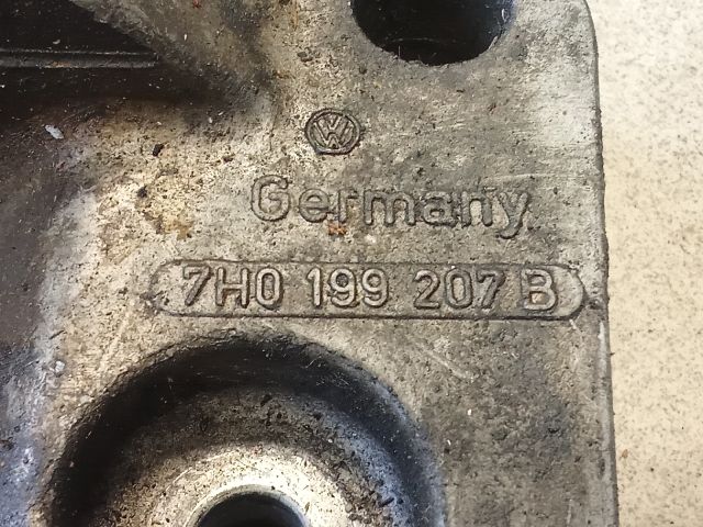 bontott VW TRANSPORTER Motor Tartó Bak (Pozíciófüggetlen)