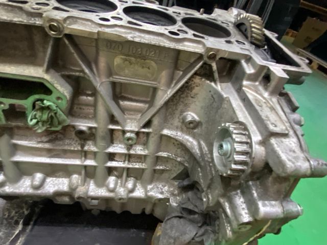 bontott VW TRANSPORTER Motorblokk (Fűzött)