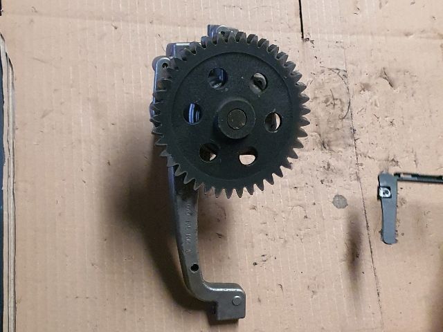 bontott VW TRANSPORTER Olajszivattyú