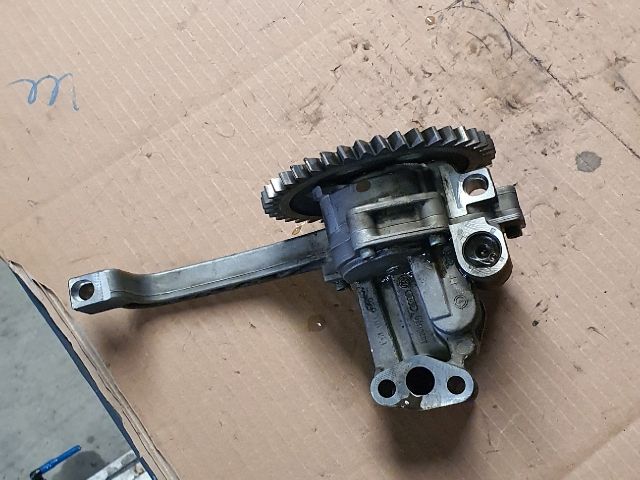 bontott VW TRANSPORTER Olajszivattyú