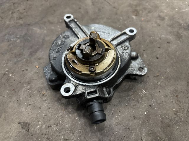 bontott VW TRANSPORTER Vákumpumpa