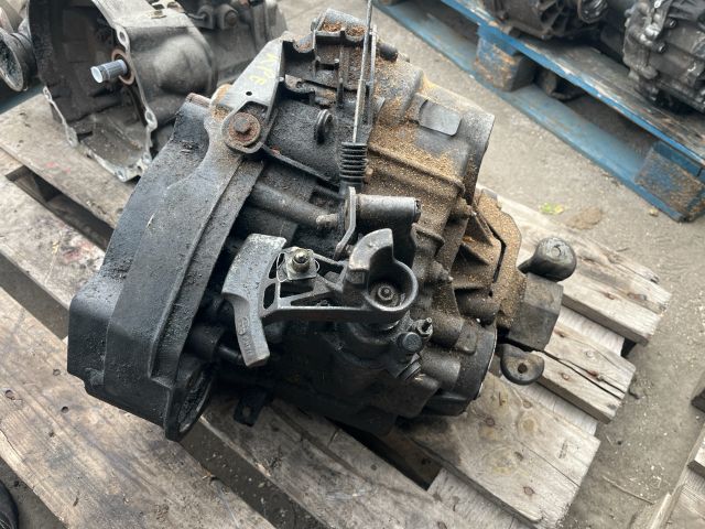 bontott VW TRANSPORTER Váltó (Mechanikus)