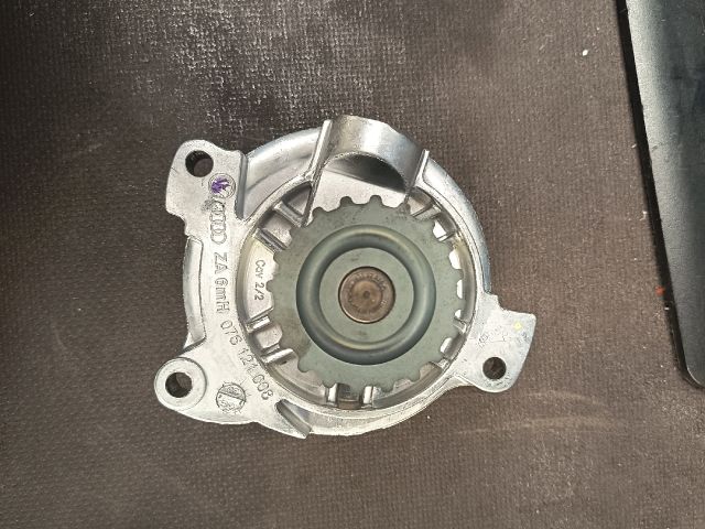 bontott VW TRANSPORTER Vízpumpa