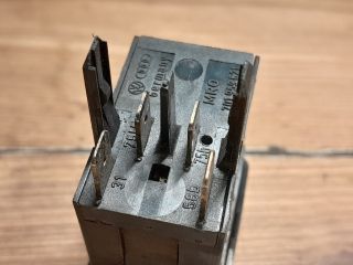 bontott VW TRANSPORTER Ablakfűtés Kapcsoló