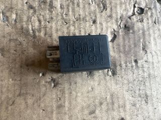 bontott VW TRANSPORTER Ablaktörlő Relé