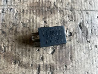 bontott VW TRANSPORTER Ablaktörlő Relé