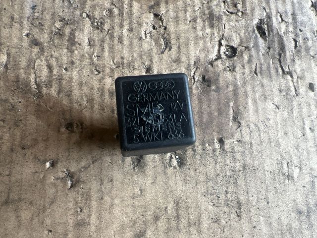 bontott VW TRANSPORTER Ablaktörlő Relé