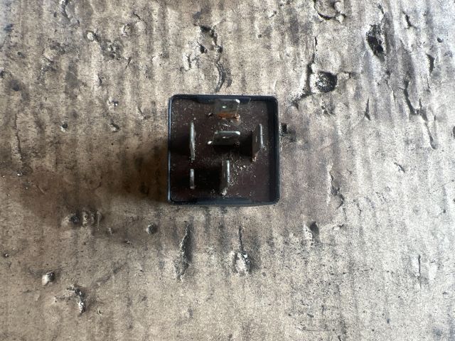 bontott VW TRANSPORTER Ablaktörlő Relé