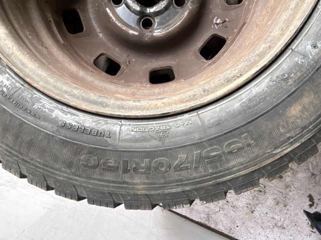 bontott VW TRANSPORTER Acélfelni Szett Gumival