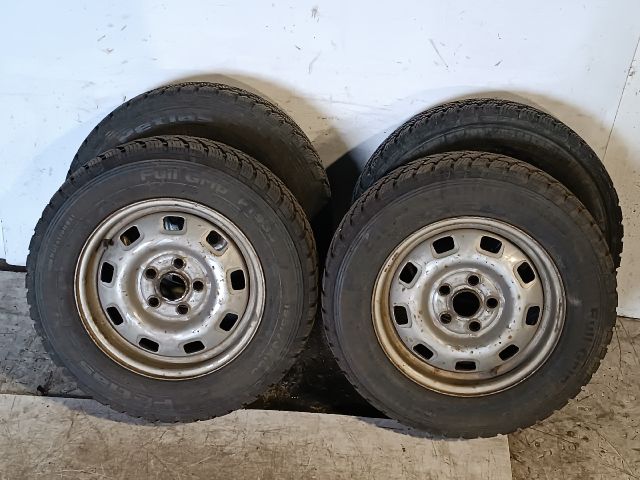 bontott VW TRANSPORTER Acélfelni Szett Gumival