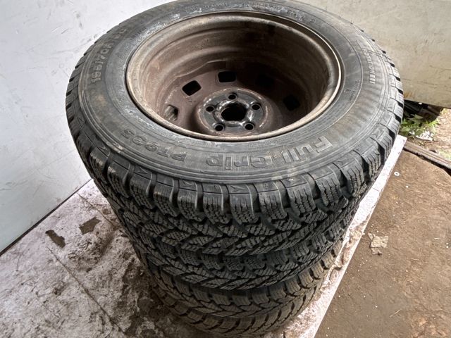 bontott VW TRANSPORTER Acélfelni Szett Gumival