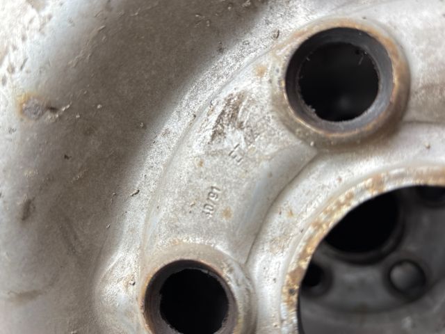 bontott VW TRANSPORTER Acélfelni Szett Gumival