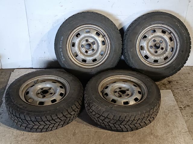 bontott VW TRANSPORTER Acélfelni Szett Gumival