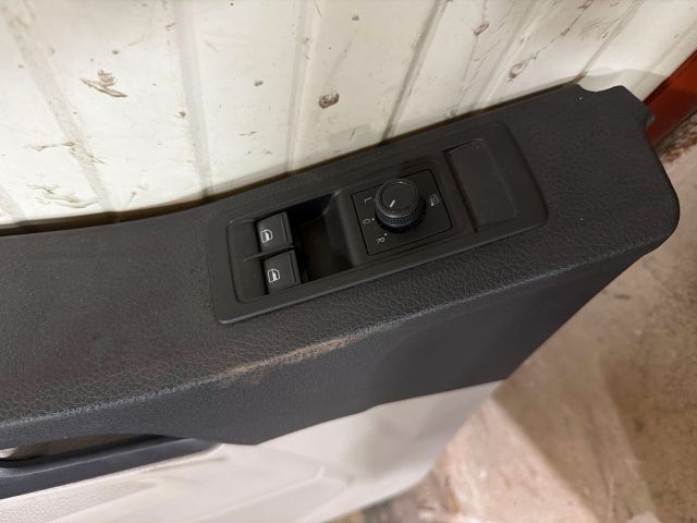 bontott VW TRANSPORTER Ajtó Kárpit Szett