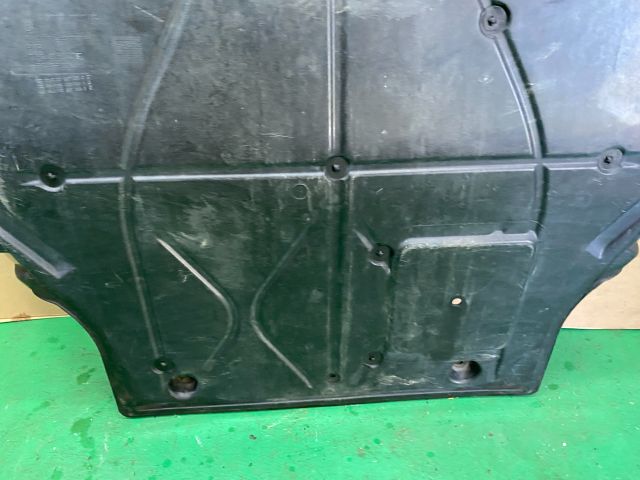 bontott VW TRANSPORTER Alsó Motorburkolat