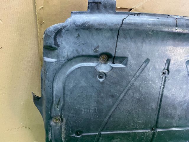 bontott VW TRANSPORTER Alsó Motorburkolat