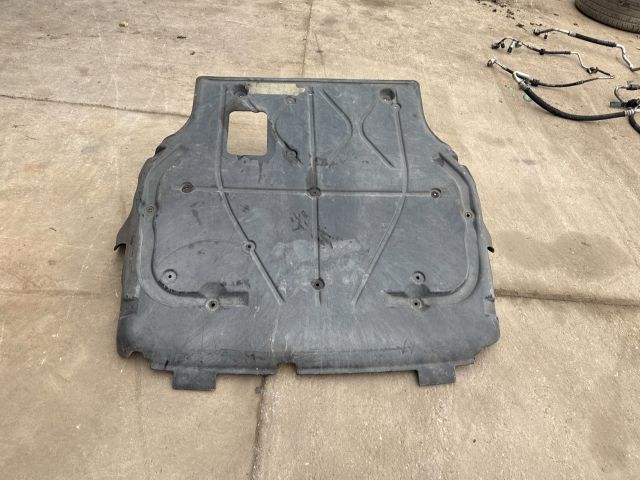 bontott VW TRANSPORTER Alsó Motorburkolat