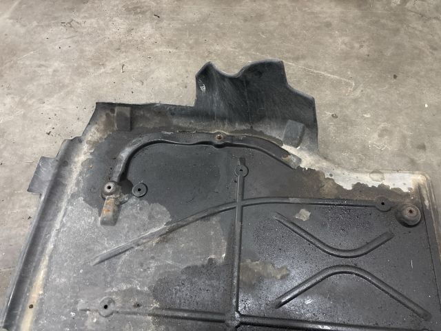 bontott VW TRANSPORTER Alsó Motorburkolat