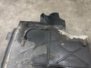 bontott VW TRANSPORTER Alsó Motorburkolat