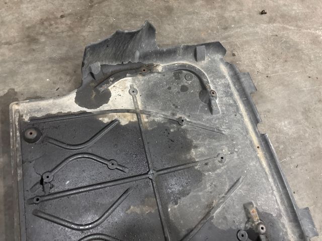 bontott VW TRANSPORTER Alsó Motorburkolat