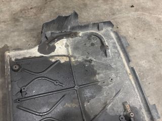 bontott VW TRANSPORTER Alsó Motorburkolat