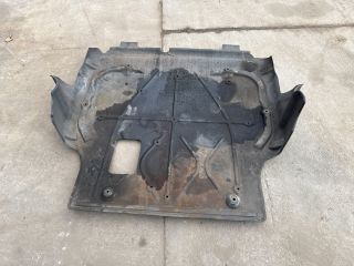 bontott VW TRANSPORTER Alsó Motorburkolat