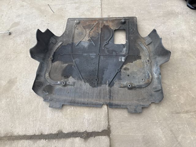 bontott VW TRANSPORTER Alsó Motorburkolat