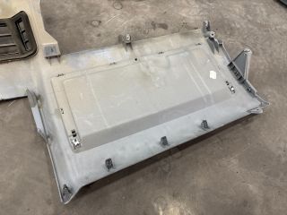 bontott VW TRANSPORTER Alsó Műszerfal Burkolat