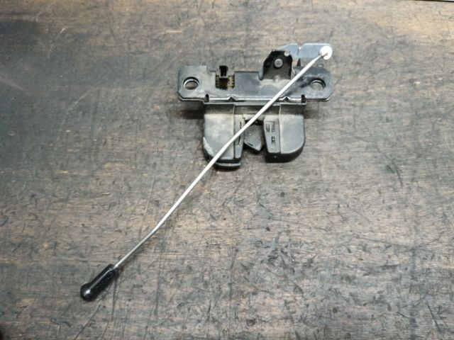 bontott VW TRANSPORTER Bal Csomagtérajtó Zárszerkezet