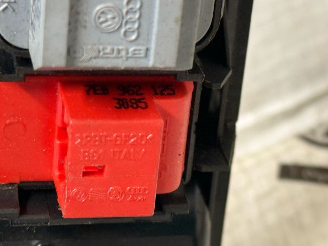 bontott VW TRANSPORTER Bal első Ablakemelő Kapcsoló