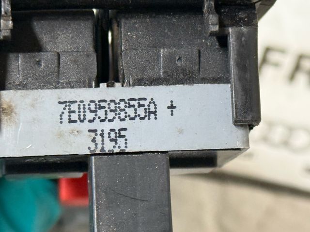 bontott VW TRANSPORTER Bal első Ablakemelő Kapcsoló