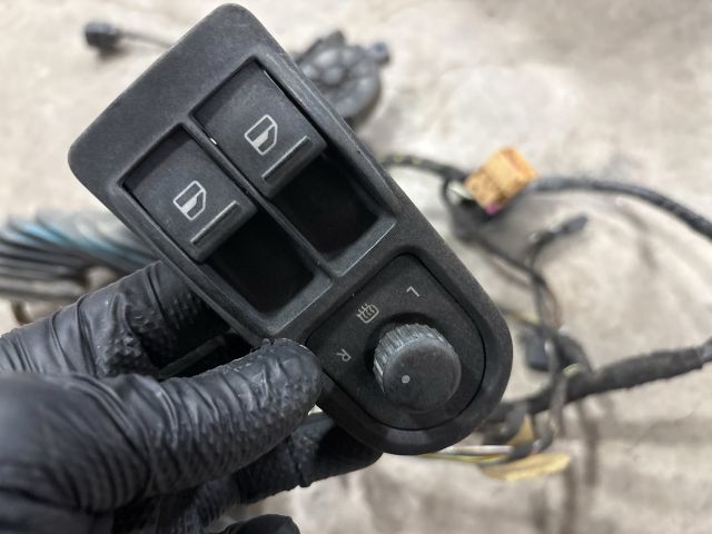 bontott VW TRANSPORTER Bal első Ablakemelő Kapcsoló