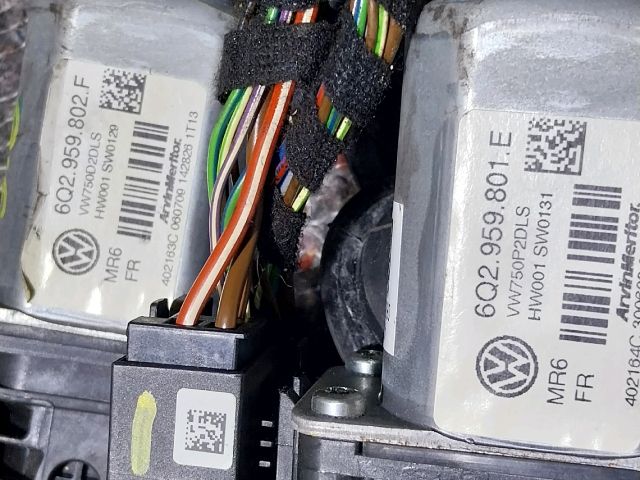 bontott VW TRANSPORTER Bal első Ablakemelő Motor