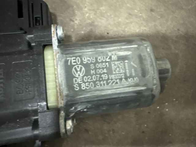 bontott VW TRANSPORTER Bal első Ablakemelő Szerkezet (Elektromos)